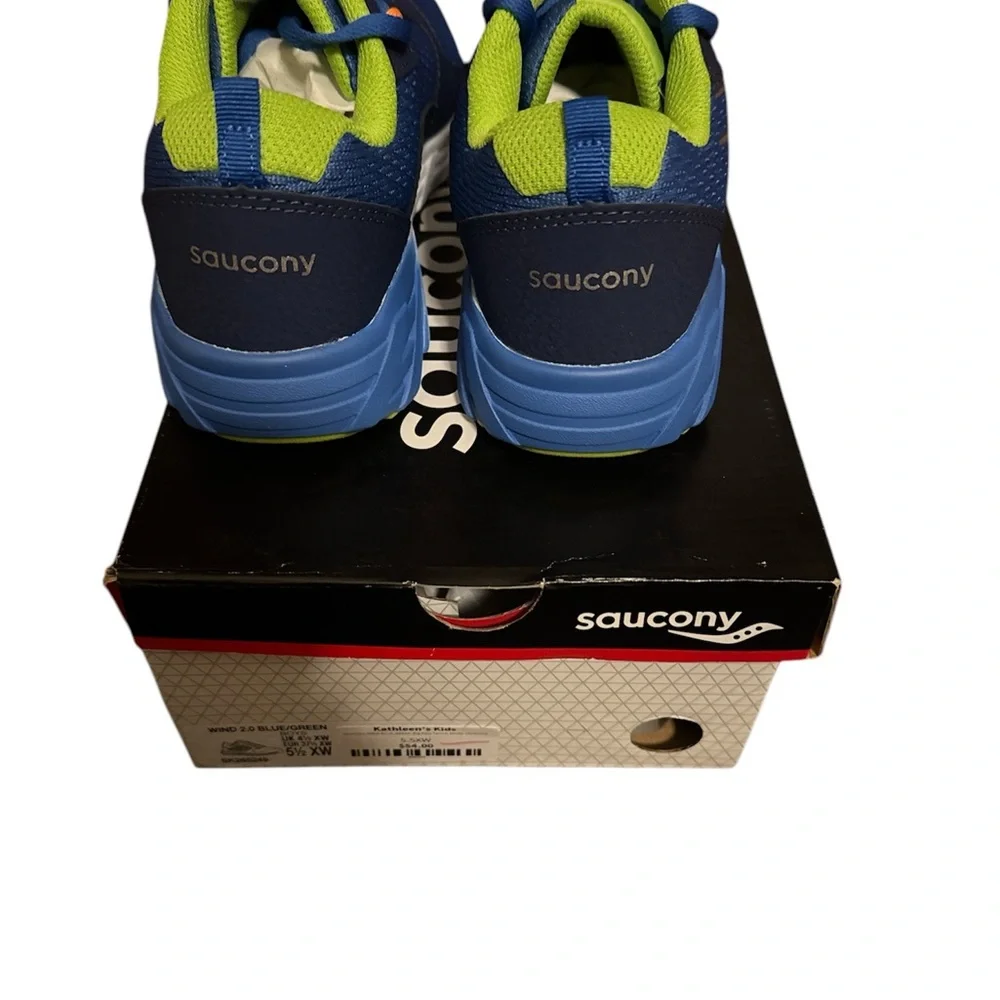 NWT Saucony Blue and Green Running Shoes